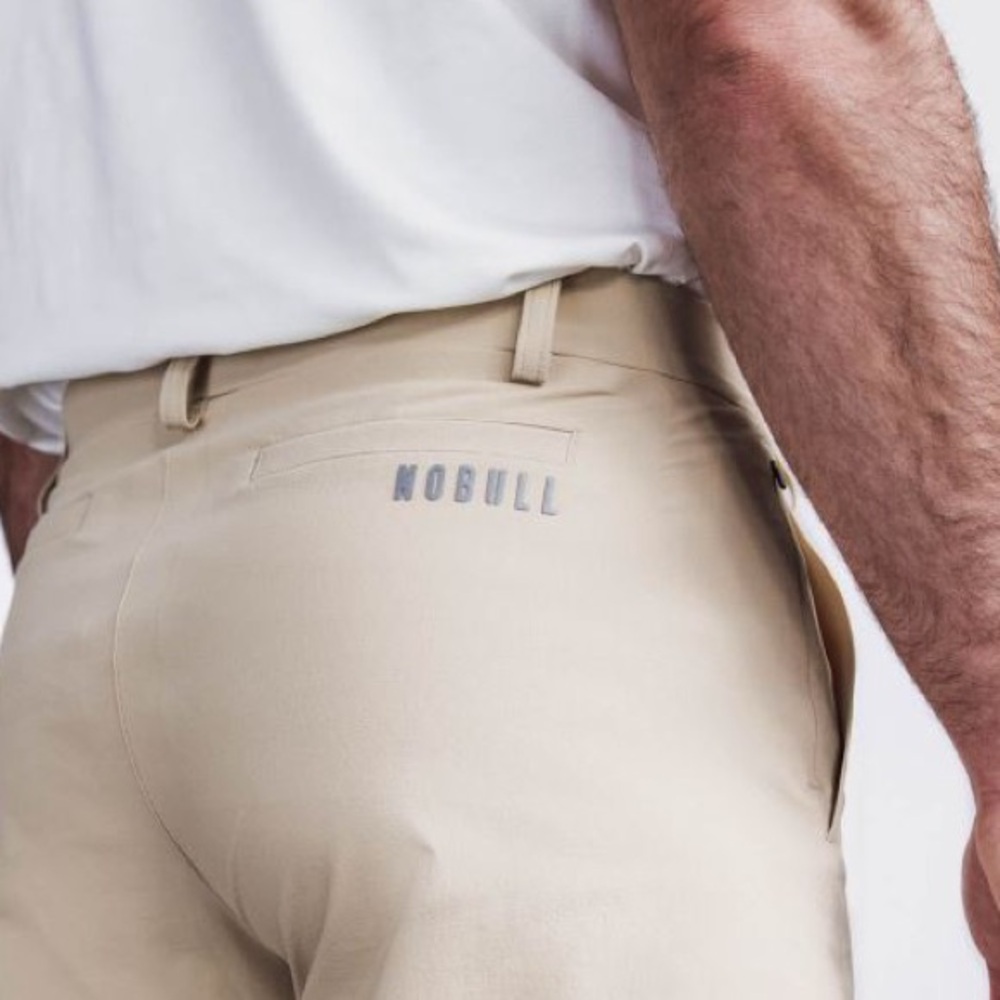 NWT NOBULL Men's 7" Golf Tour Short - Size 40R - Beige